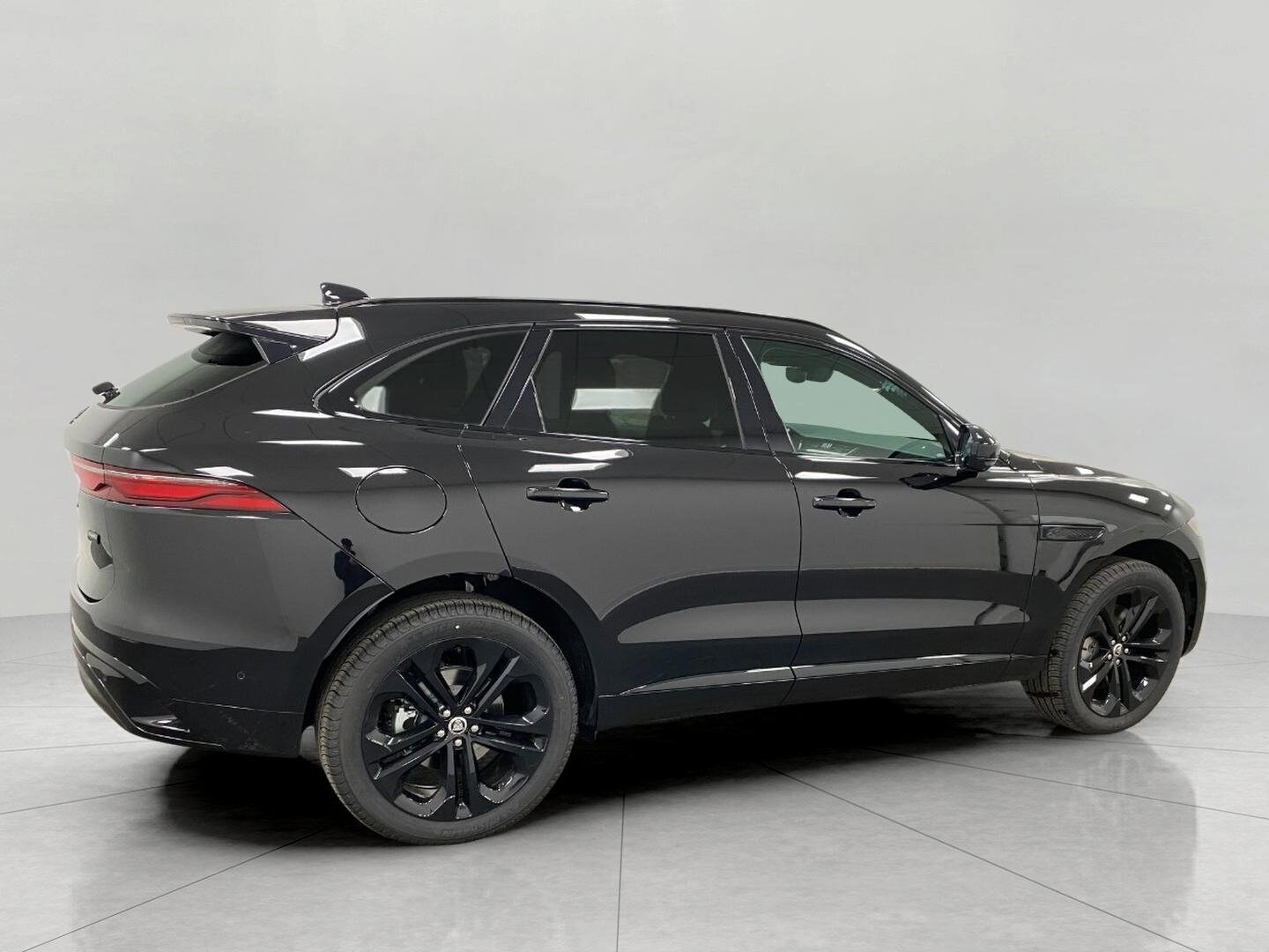 2026 Jaguar F-PACE P250 R-Dynamic S photo 3