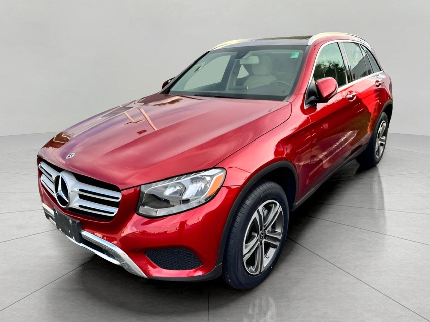 2018 Mercedes Benz GLC 300 4MATIC photo 2