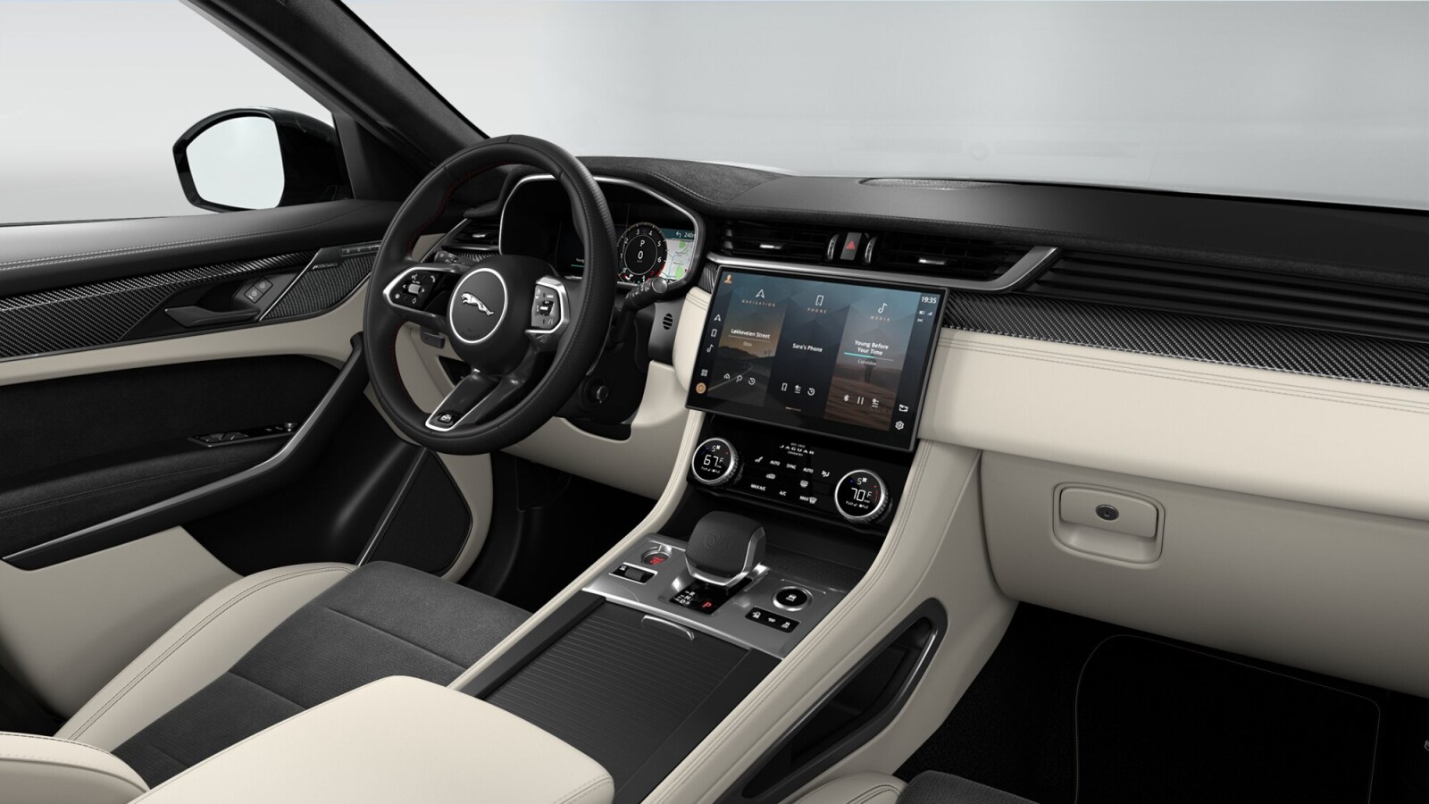 2026 Jaguar F-PACE SVR photo 4