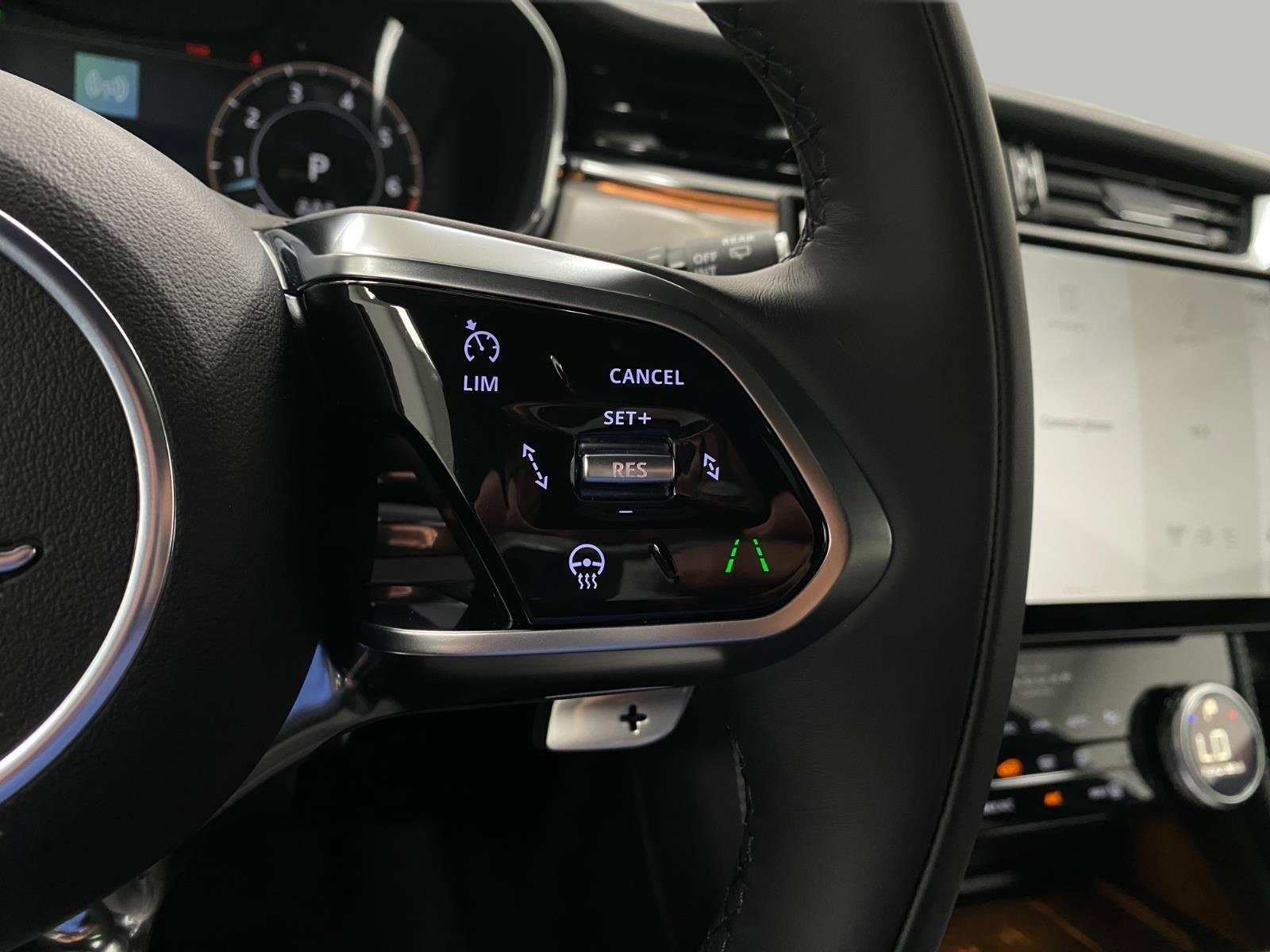 2026 Jaguar F-Pace R-Dynamic S - Photo 16