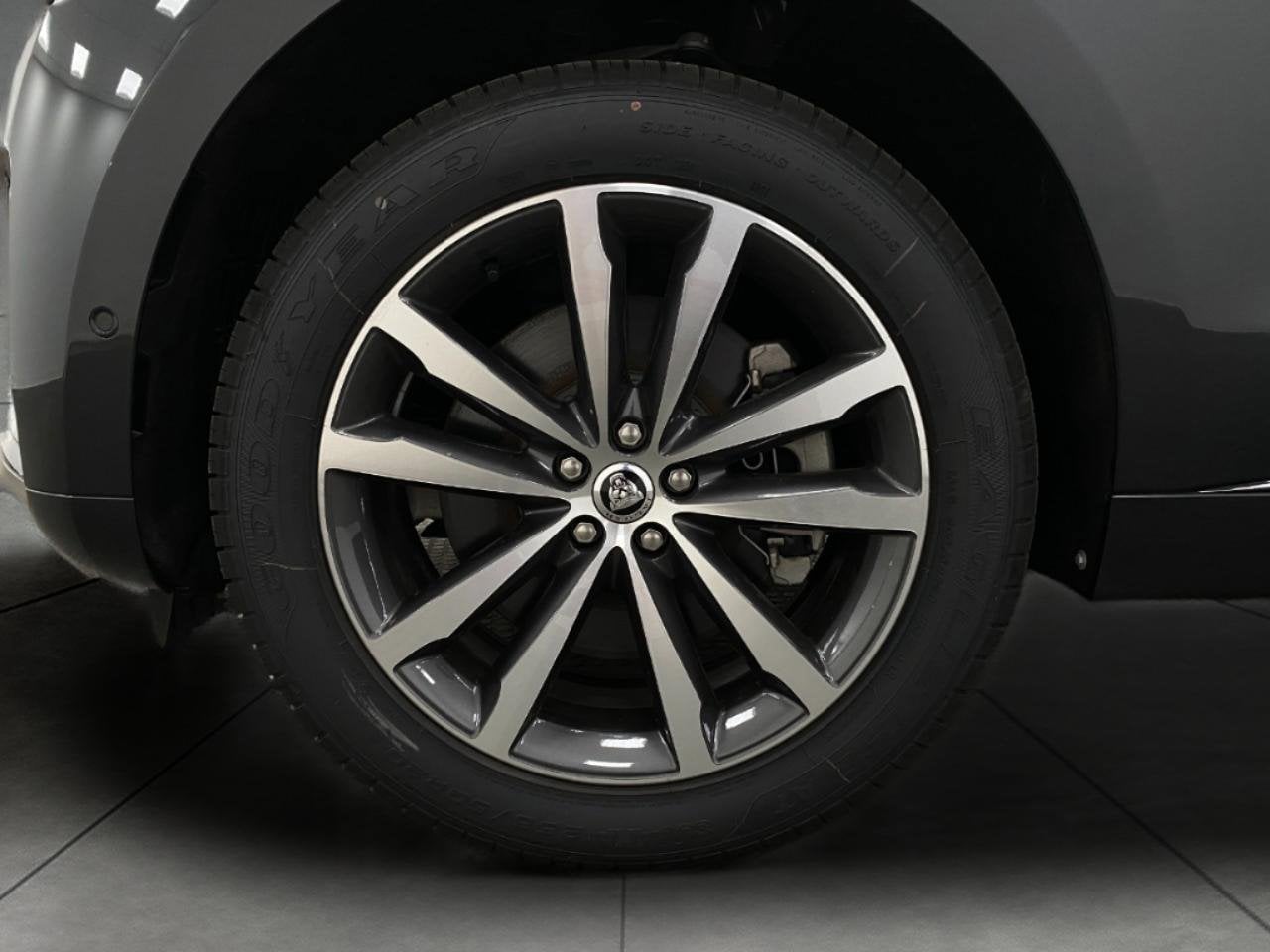 2026 Jaguar F-Pace R-Dynamic S - Photo 12