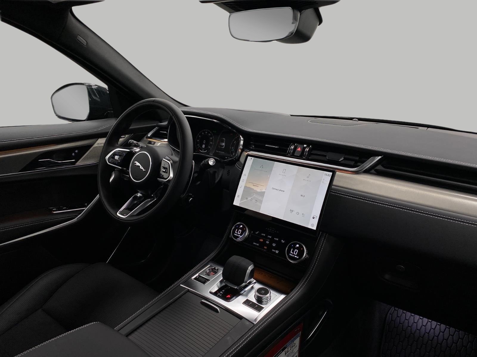 2026 Jaguar F-Pace R-Dynamic S - Photo 18