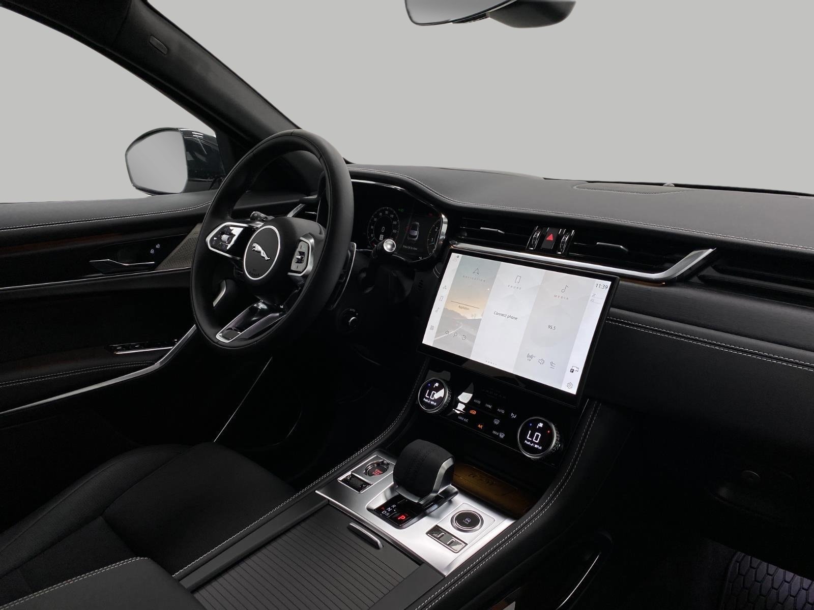 2026 Jaguar F-Pace R-Dynamic S - Photo 18