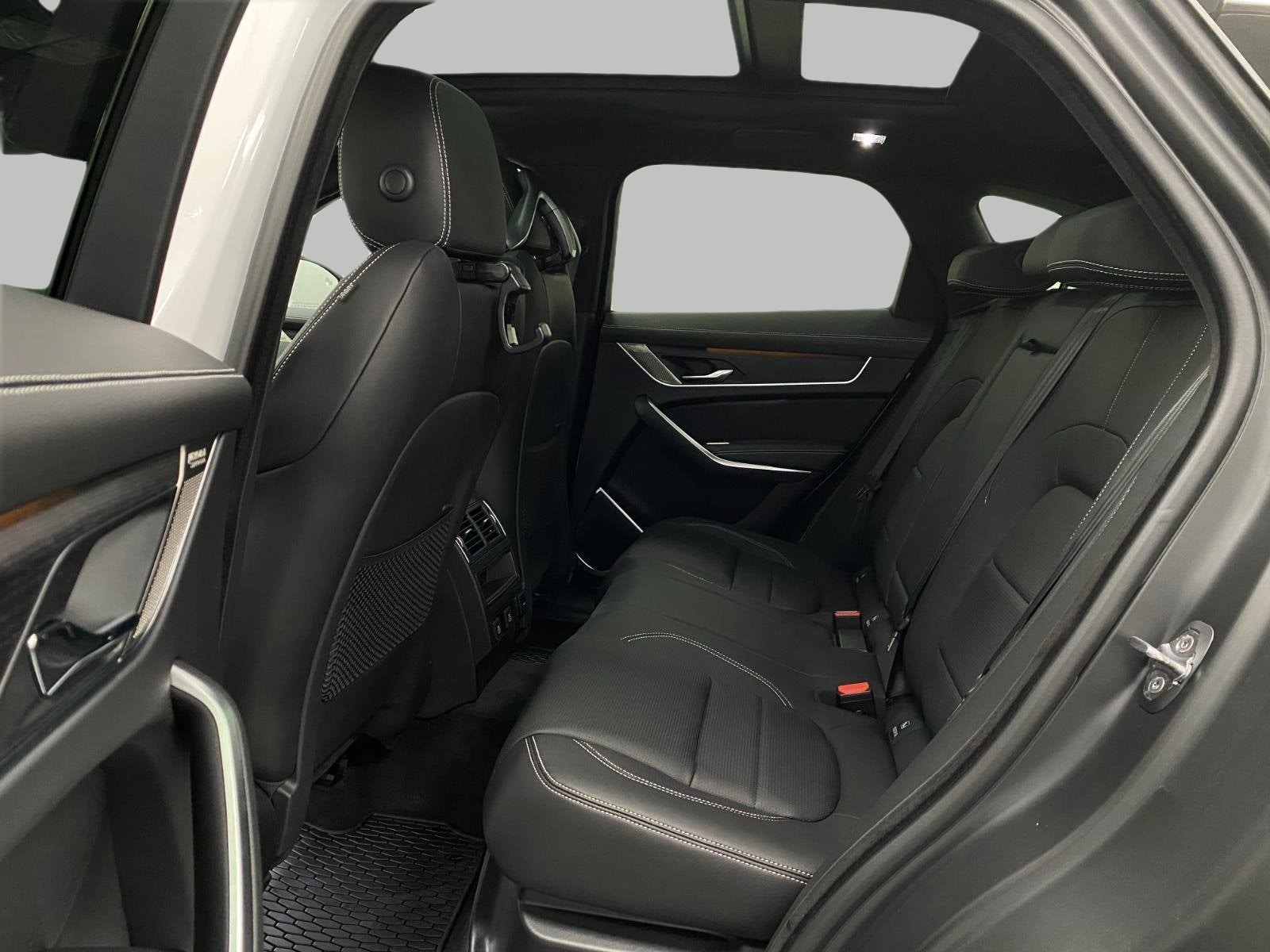 2026 Jaguar F-Pace R-Dynamic S - Photo 29