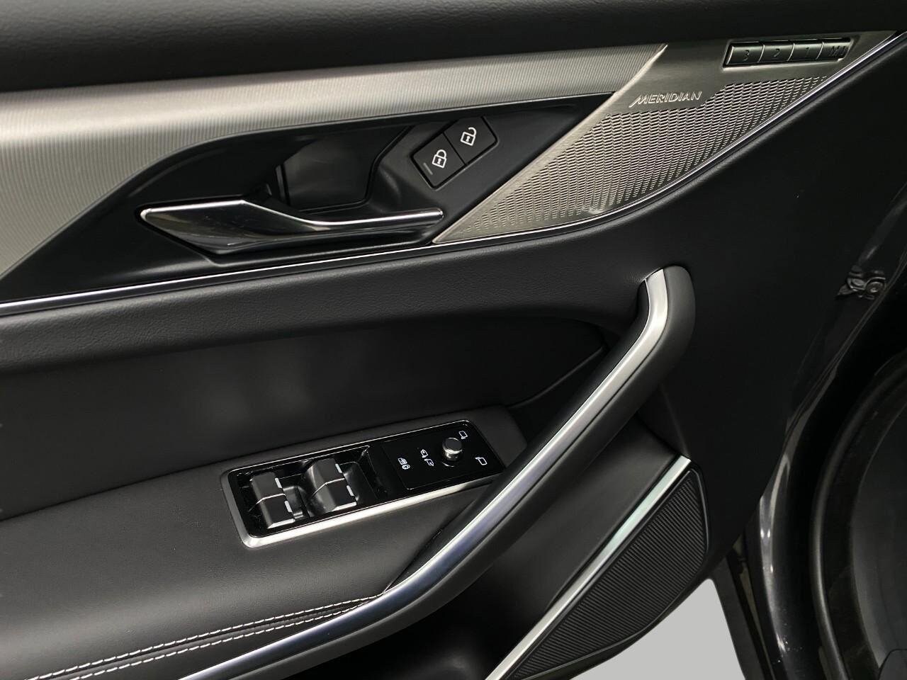 2026 Jaguar F-Pace R-Dynamic S - Photo 56