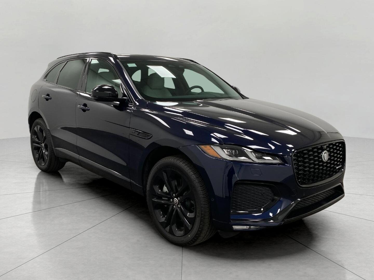2025 Jaguar F-PACE P400 R-Dynamic S photo 2