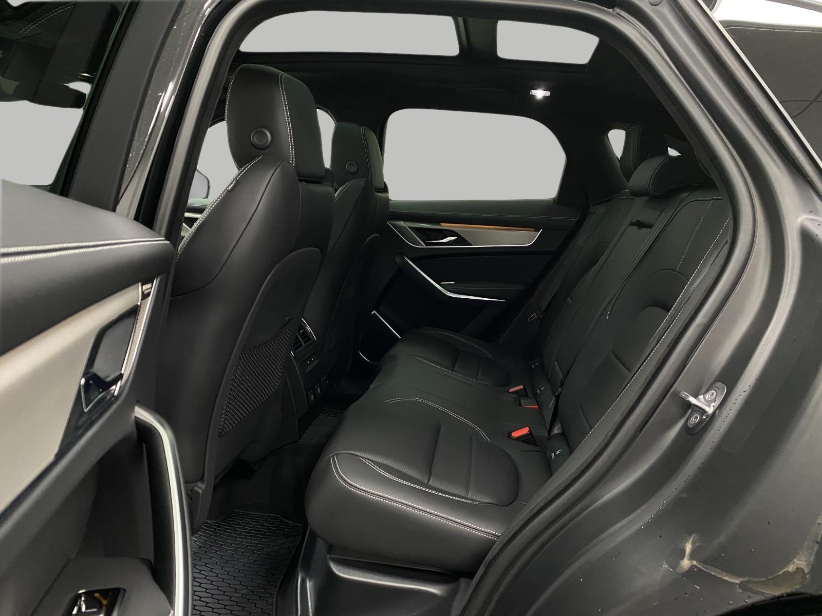 2026 Jaguar F-Pace R-Dynamic S - Photo 29