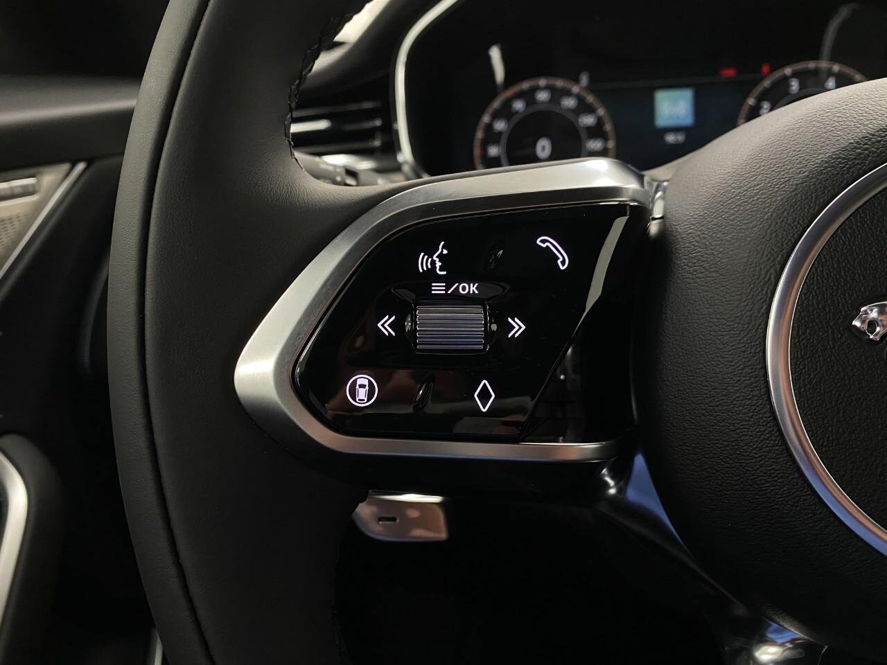 2026 Jaguar F-Pace R-Dynamic S - Photo 15