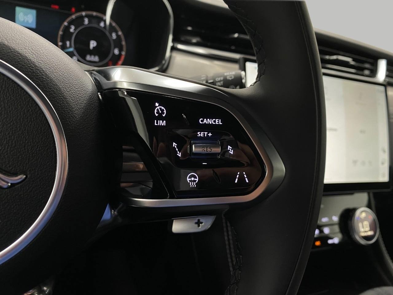 2026 Jaguar F-Pace R-Dynamic S - Photo 16