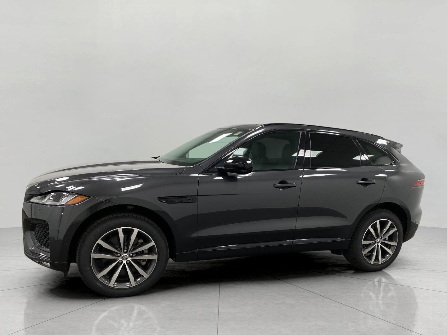 2026 Jaguar F-Pace R-Dynamic S - Photo 9