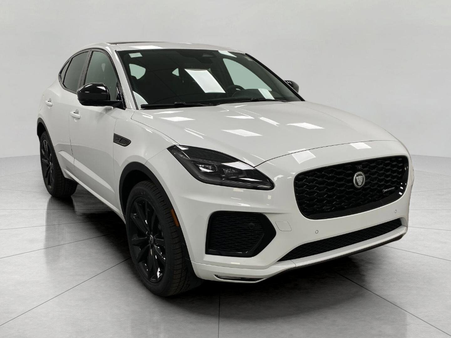 2024 Jaguar E-PACE R-Dynamic SE P250 photo 2