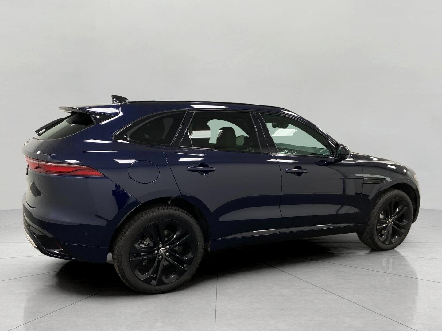 2025 Jaguar F-PACE P400 R-Dynamic S photo 3