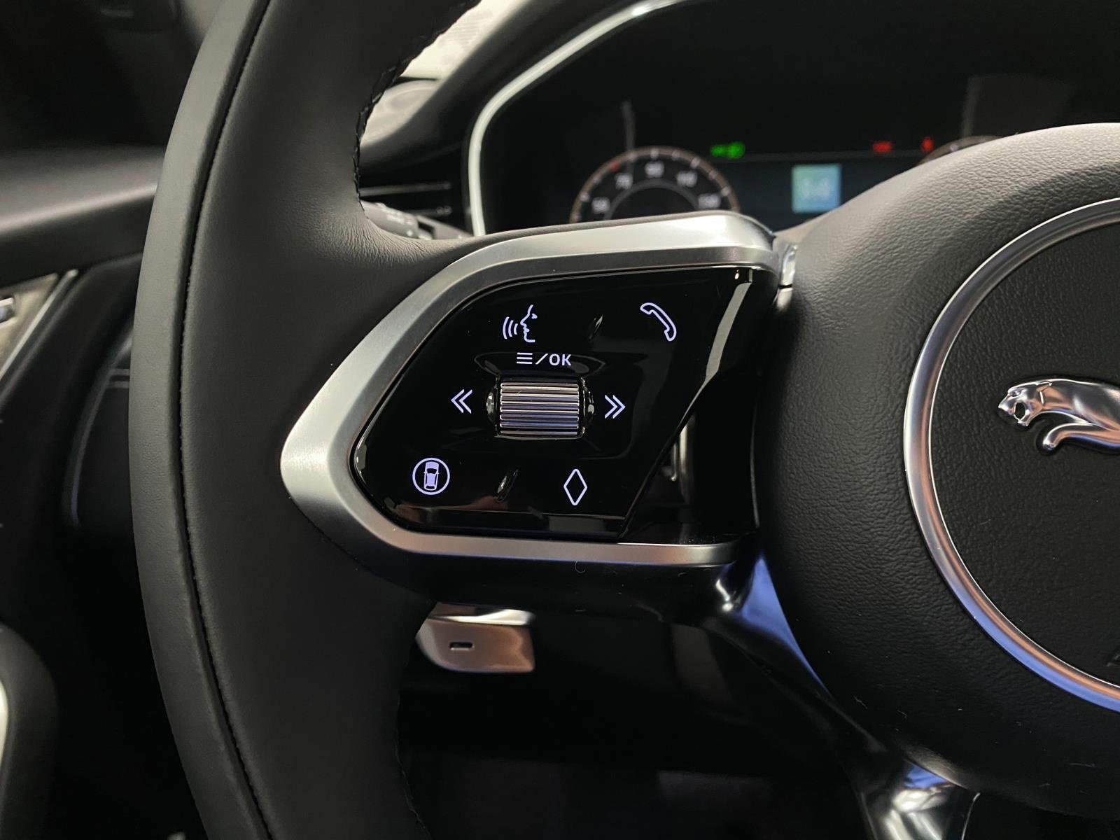 2026 Jaguar F-Pace R-Dynamic S - Photo 15