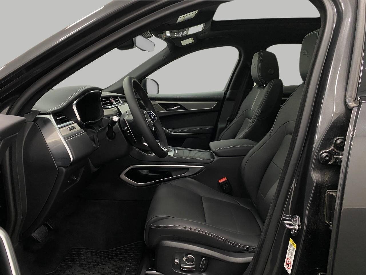 2026 Jaguar F-Pace R-Dynamic S - Photo 55