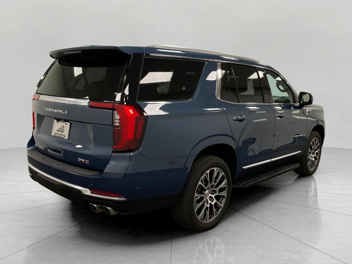 2025 Gmc Yukon Denali photo 3