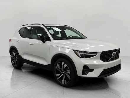 2026 Volvo XC40 B5 Ultra SUV