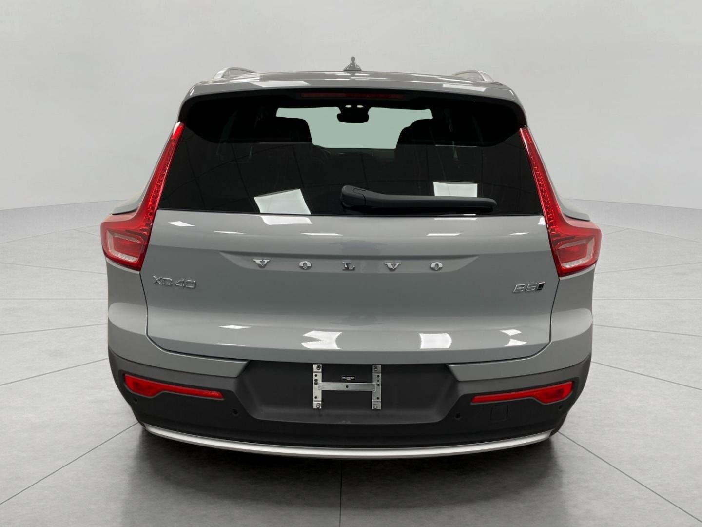 2025 Volvo XC40 AWD Plus photo 4