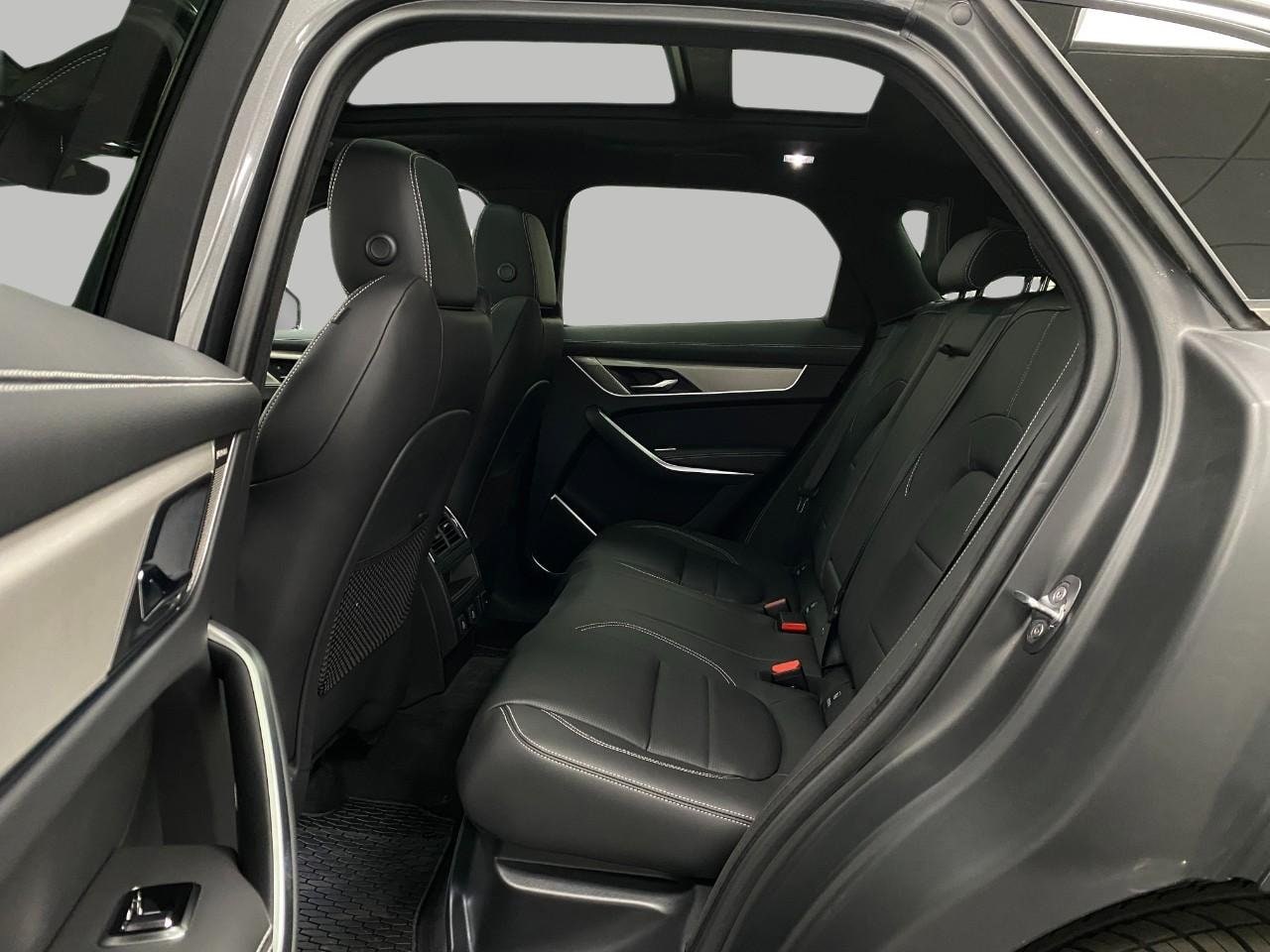 2026 Jaguar F-Pace R-Dynamic S - Photo 30