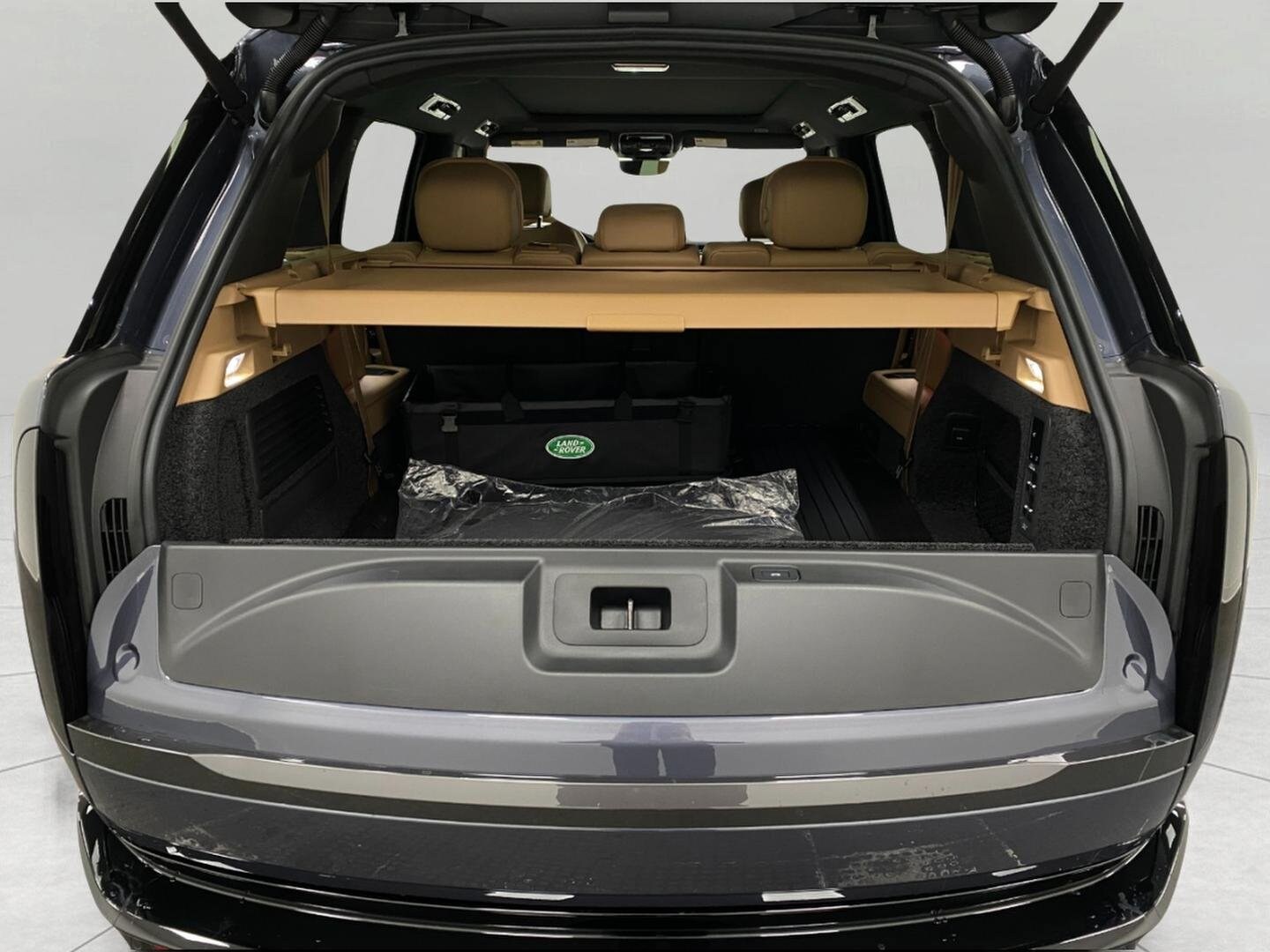 2026 Land Rover Range Rover SE - Photo 6