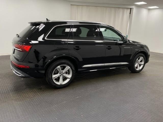 2021 Audi Q7 45 Premium photo 2