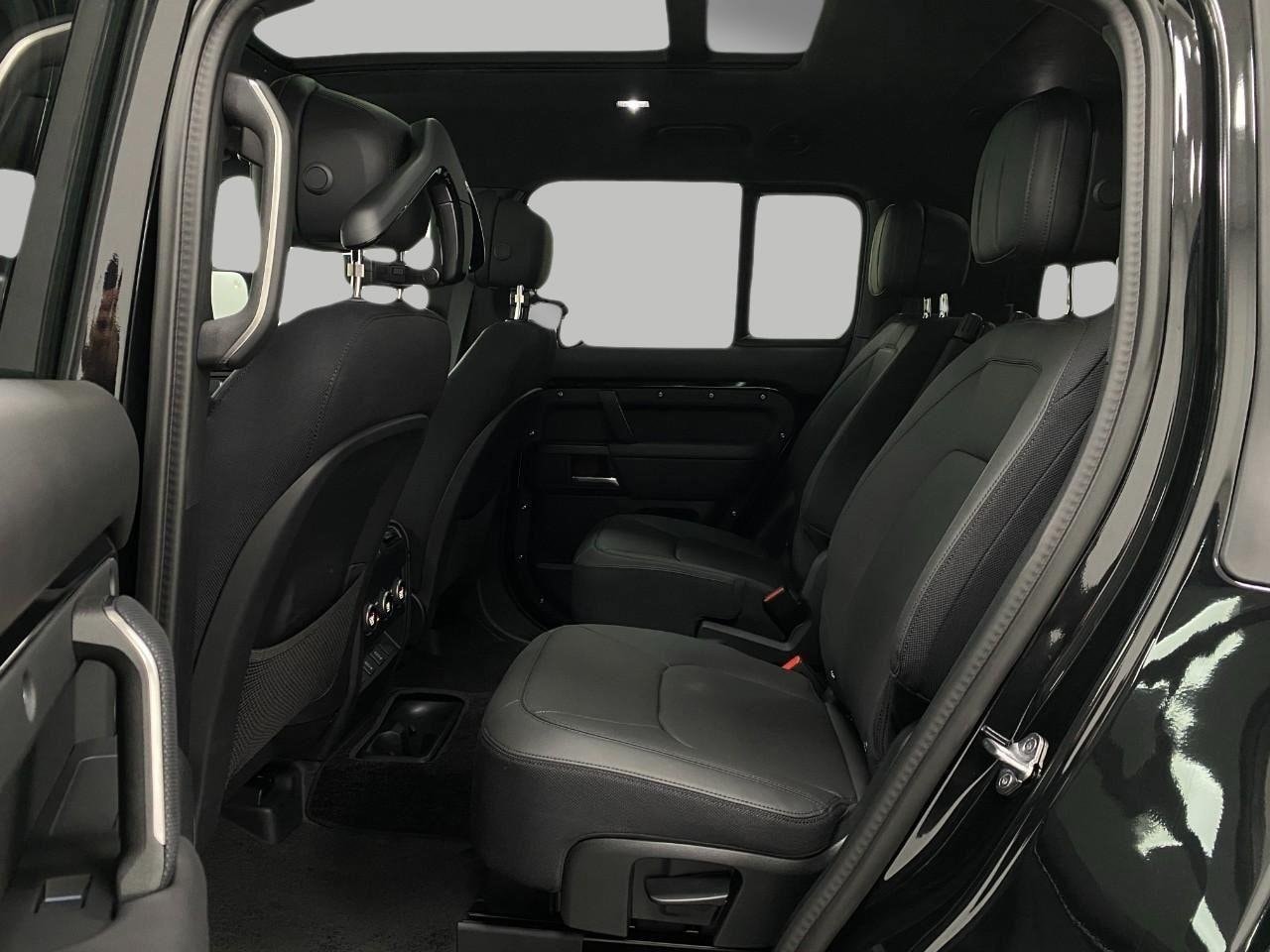 2026 Land Rover Defender V8 - Photo 64