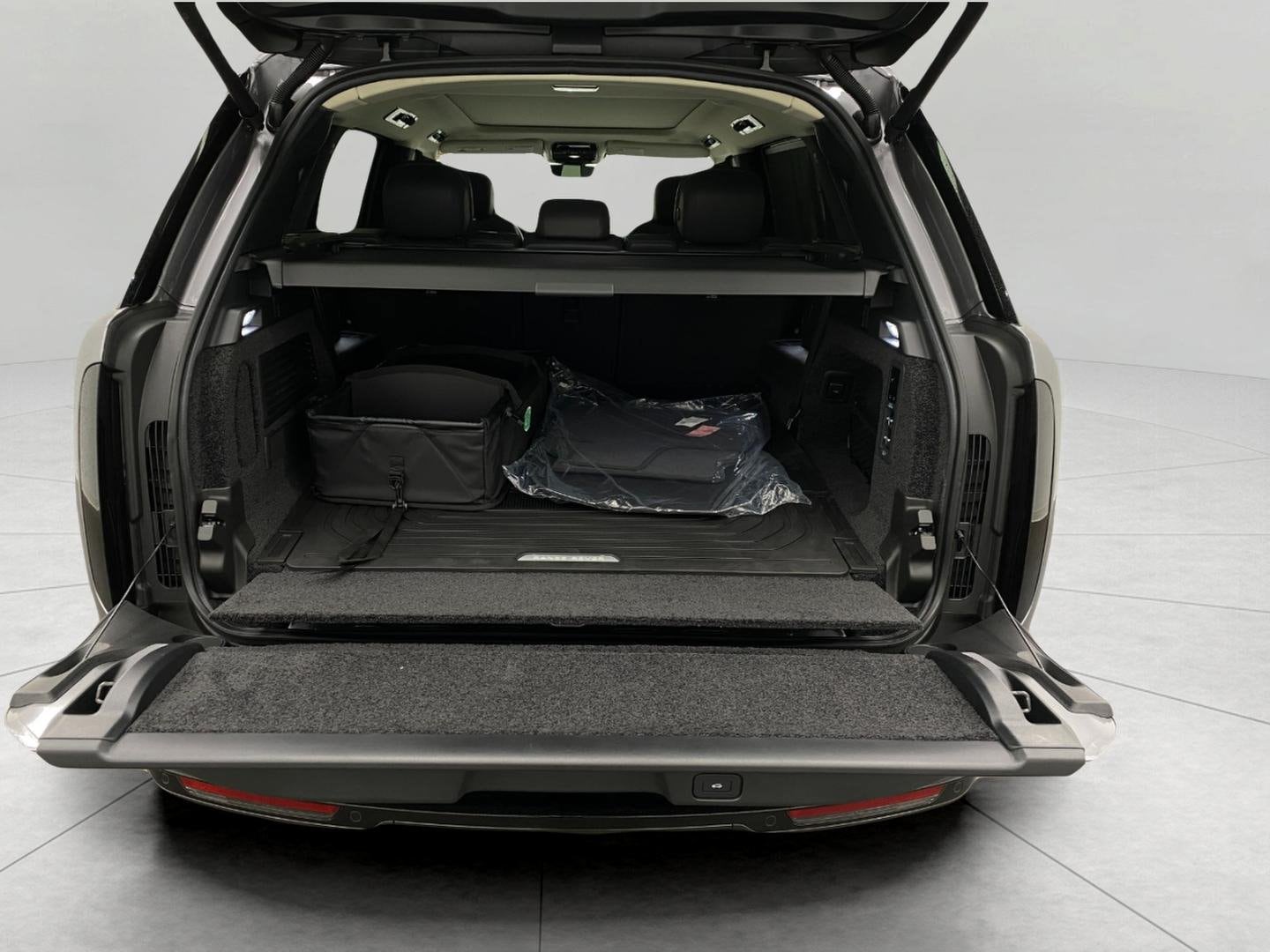 2026 Land Rover Range Rover SE - Photo 8