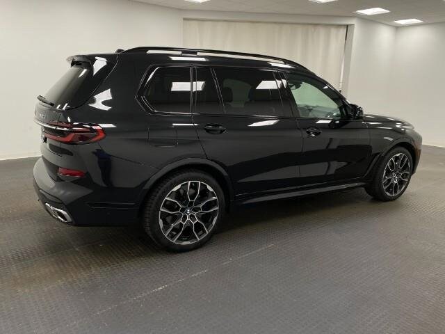 2023 Bmw X7 M60i photo 2