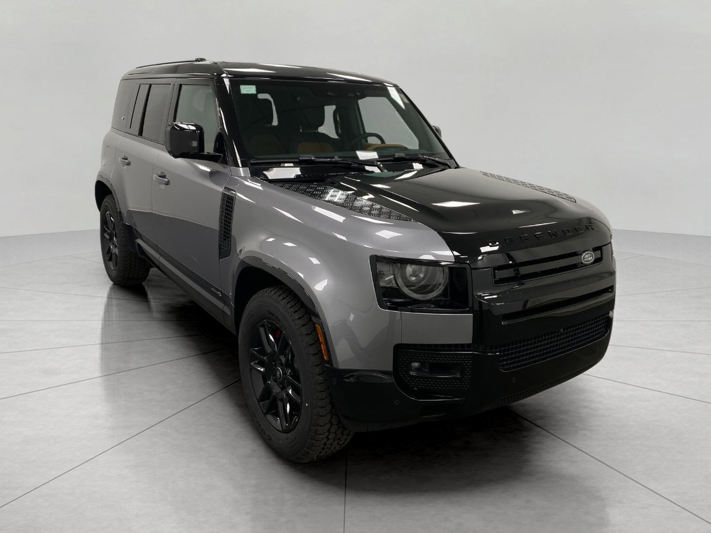 2024 Land Rover Defender 110 X photo 2