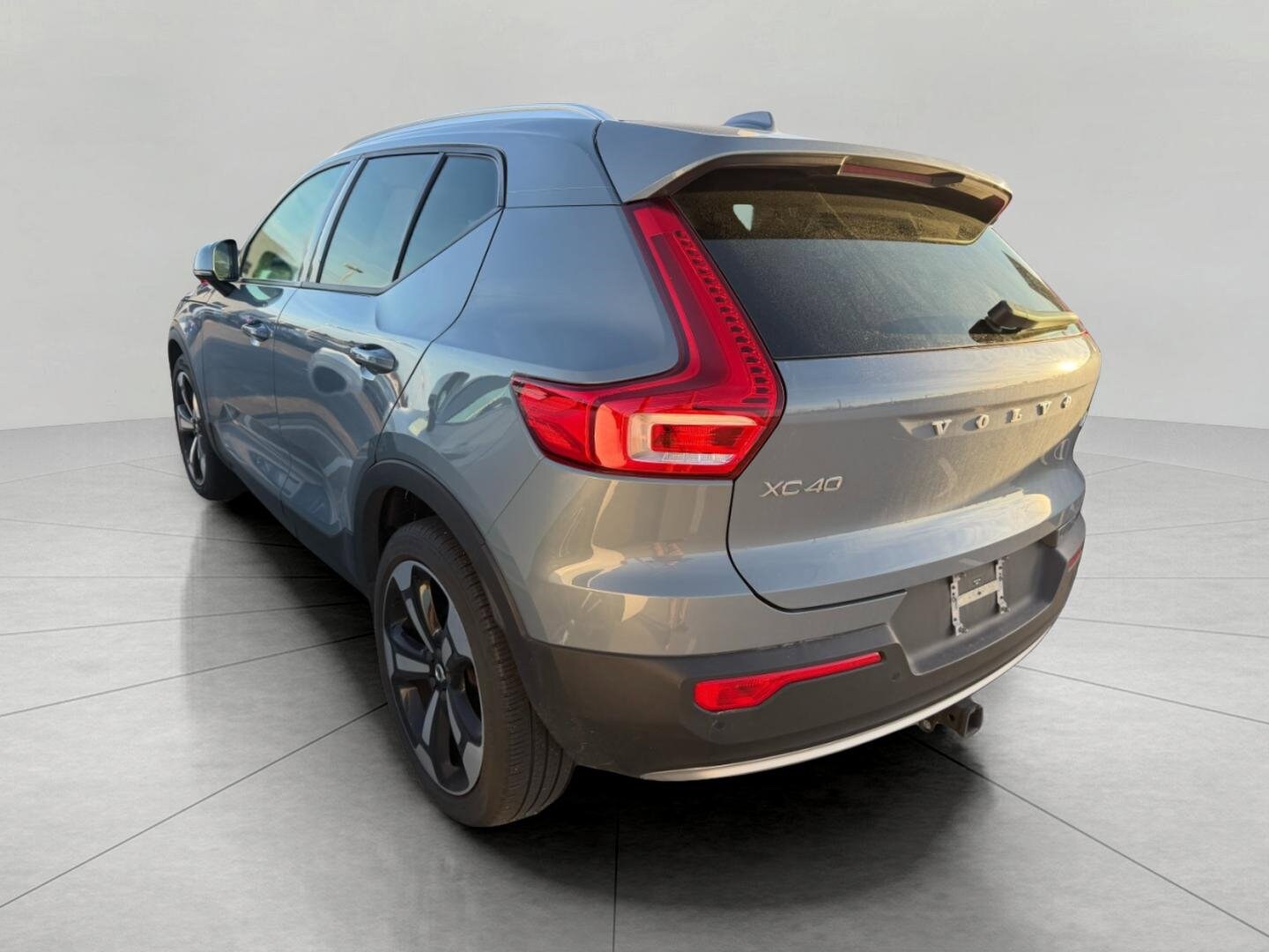 2020 Volvo XC40 T5 AWD Momentum photo 3