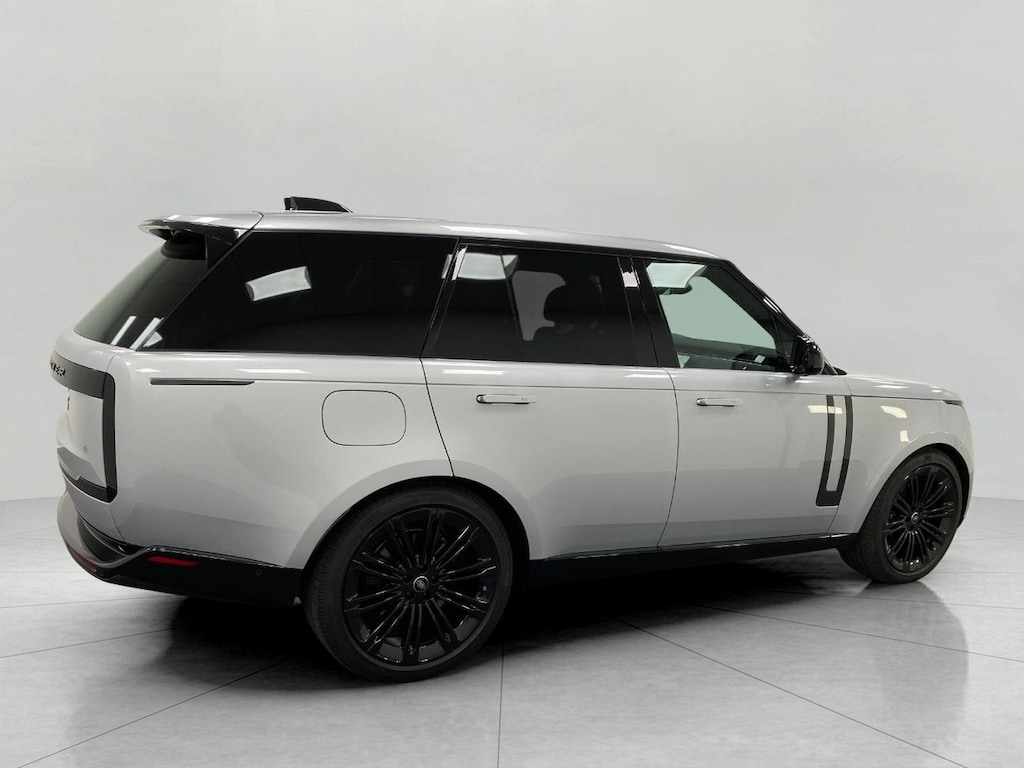 New 2025 Land Rover Range Rover SE SUV