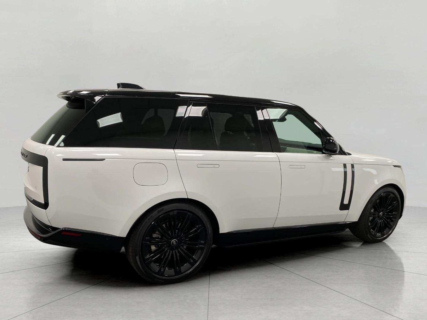 2025 Land Rover Range Rover SE - Photo 37