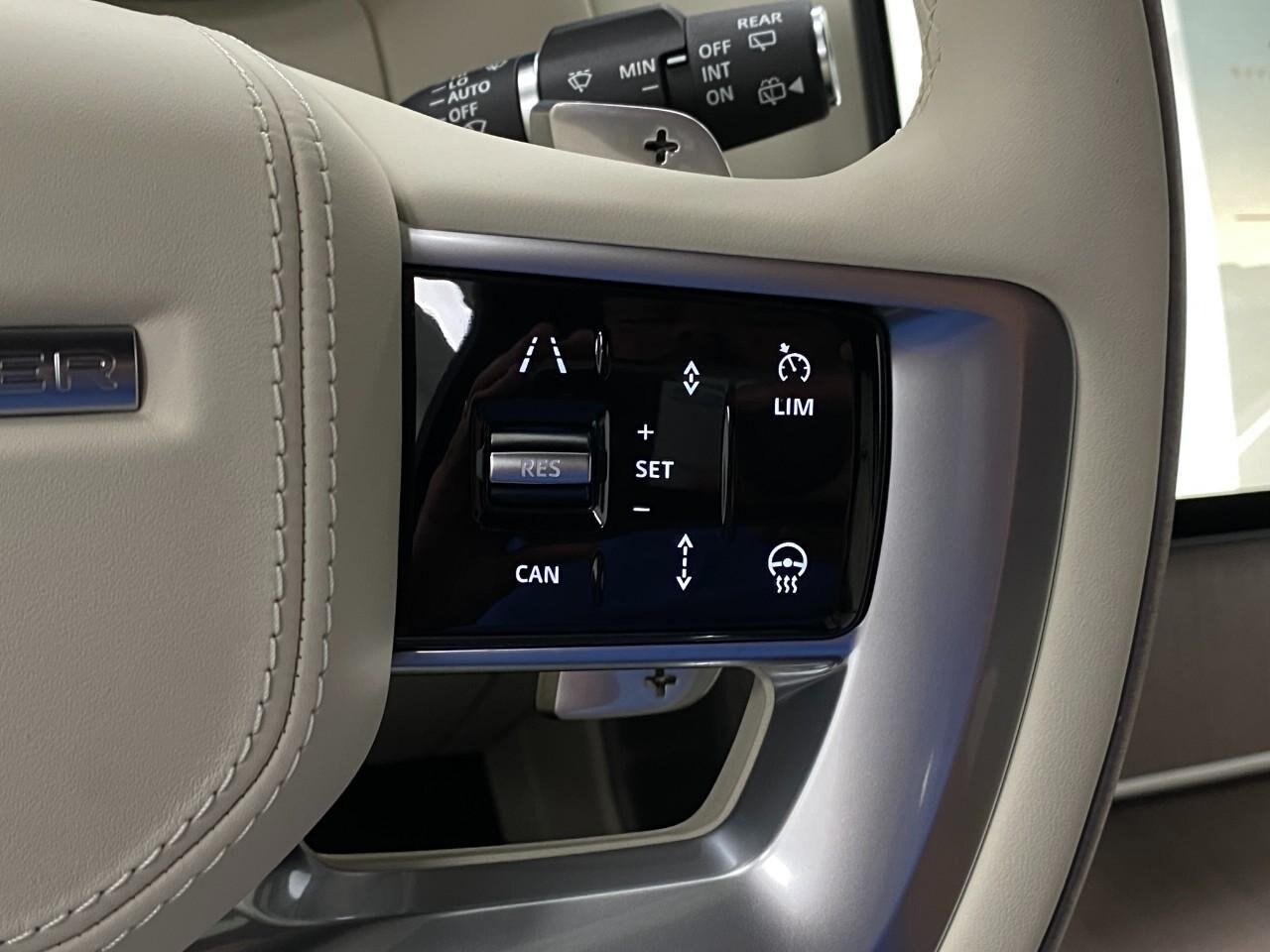 2025 Land Rover Range Rover SE - Photo 18