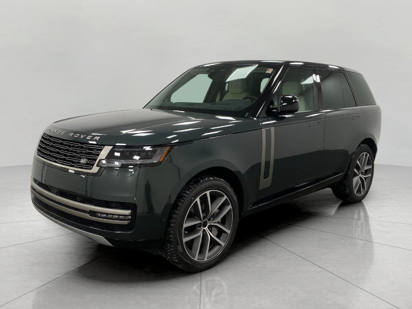 2026 Land Rover Range Rover SE's photo