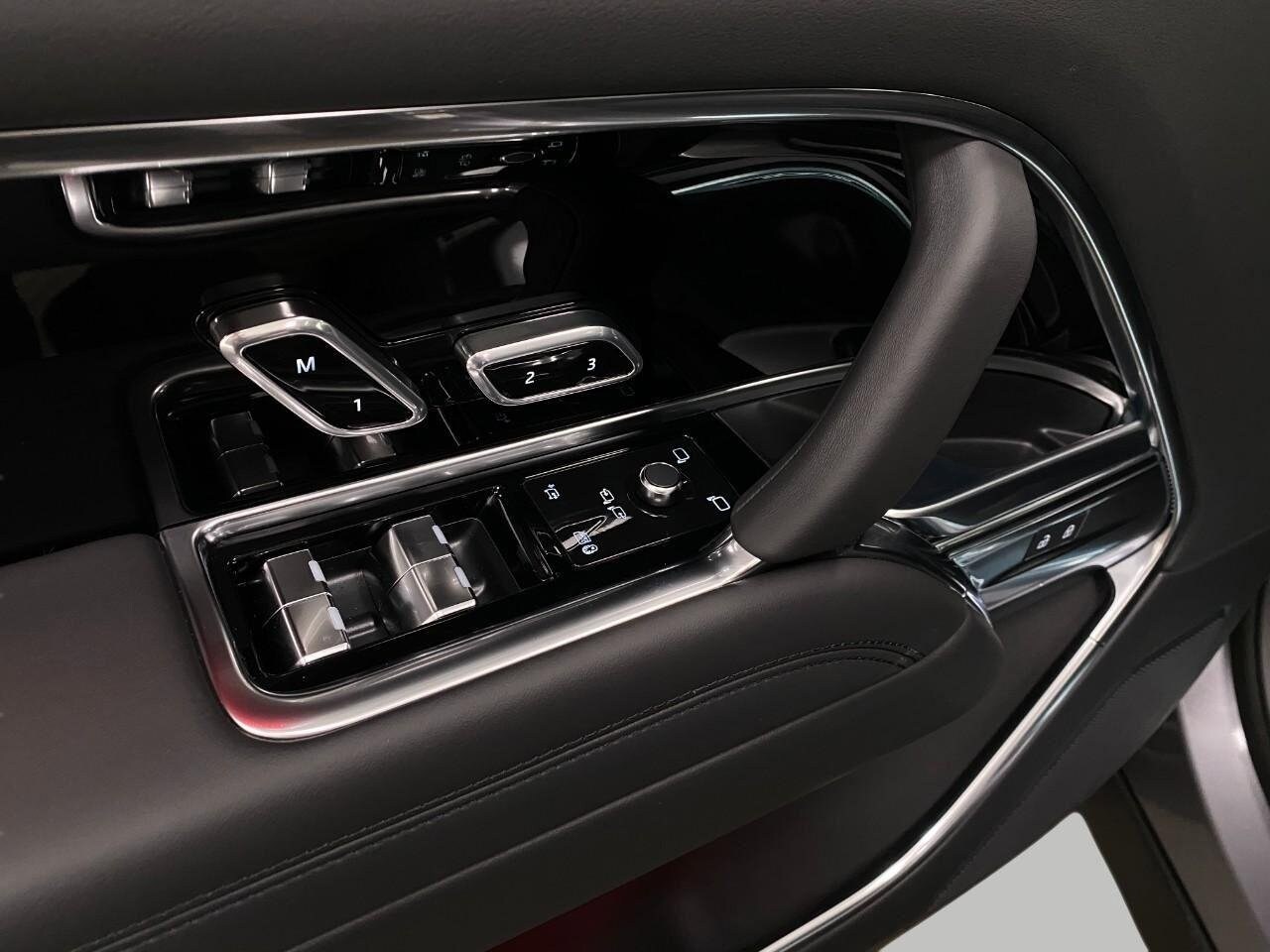 2026 Land Rover Range Rover SE - Photo 68