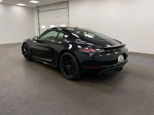 2025 Porsche Cayman photo 3