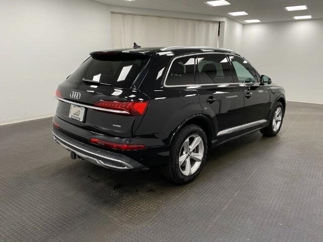 2021 Audi Q7 45 Premium photo 3