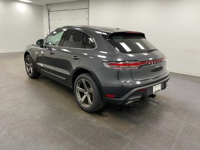 2025 Porsche Macan T photo 2