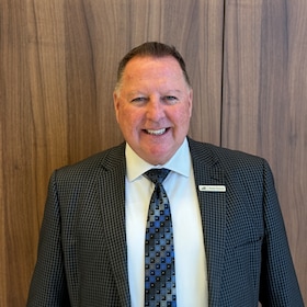 Staff member Dennis Madercic from ID_7fe3cd