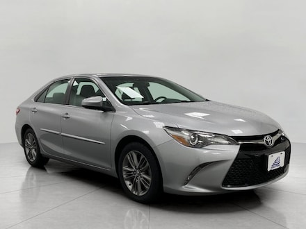 2017 Toyota Camry SE Sedan