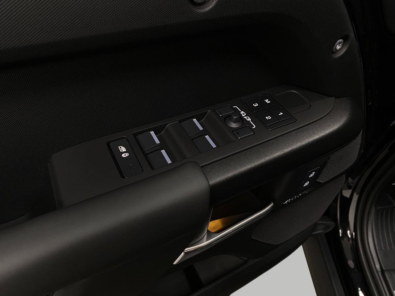 2026 Land Rover Defender V8 - Photo 32
