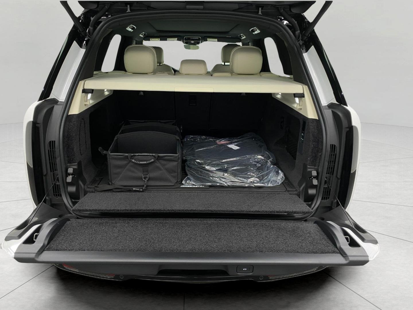 2025 Land Rover Range Rover SE - Photo 8