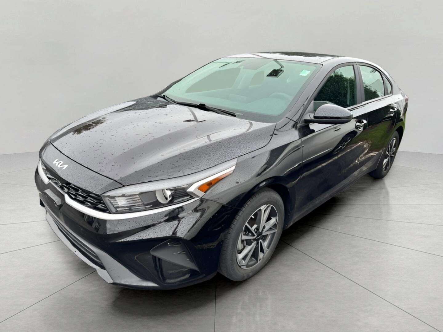 2022 Kia Forte LXS photo 2