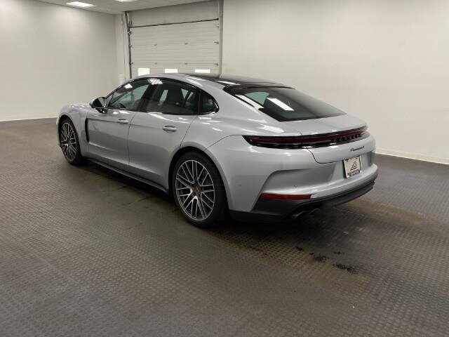 2024 Porsche Panamera 4 photo 3