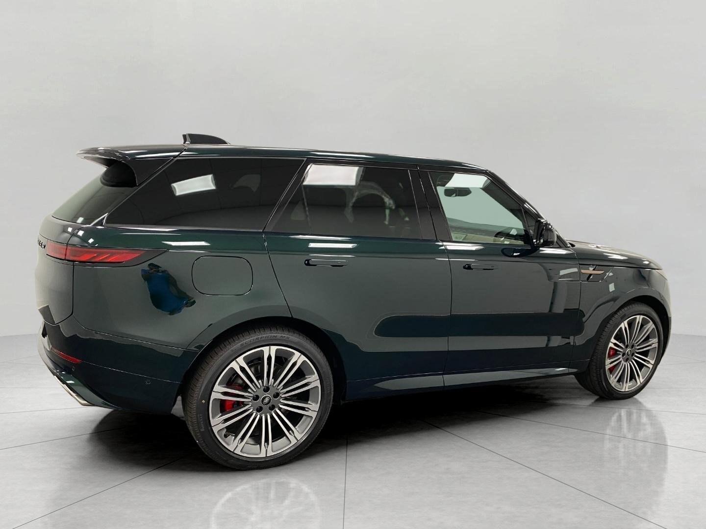 2025 Land Rover Range Rover Sport SE photo 3