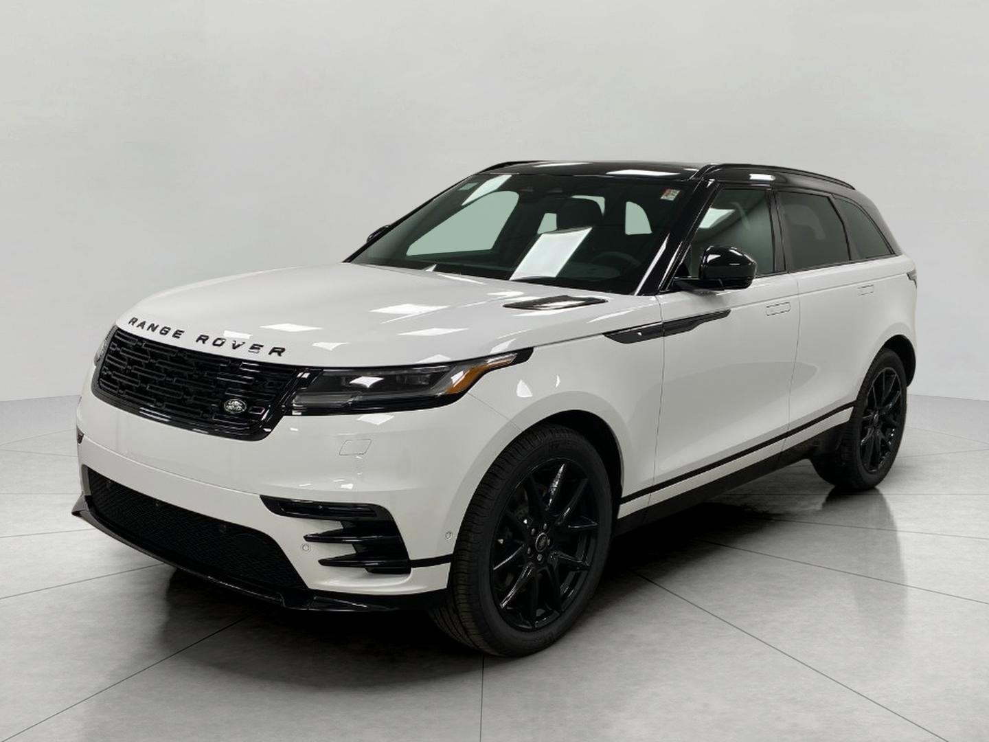 2026 Land Rover Range Rover Velar Dynamic SE
