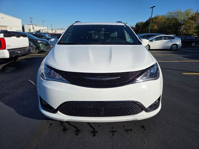 2018 Chrysler Pacifica Touring Plus photo 2