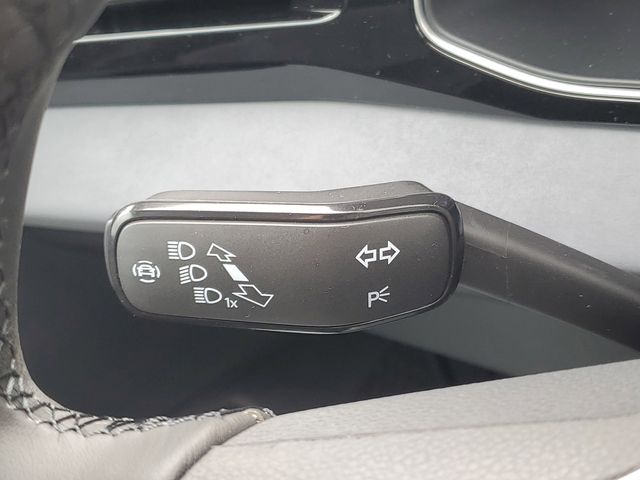 2025 Volkswagen Jetta SE - Photo 16