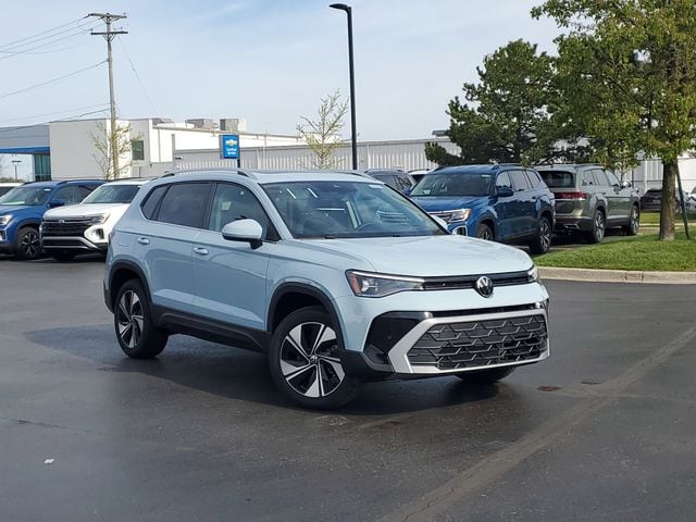 2026 Volkswagen Taos 1.5T SE 4Motion's photo