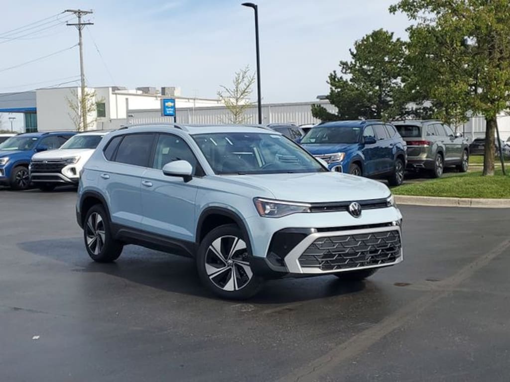 New 2026 Volkswagen Taos 1.5T SE SUV