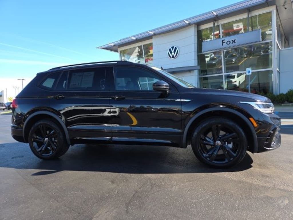 Used 2023 Volkswagen Tiguan 2.0T SE R-Line Black SUV